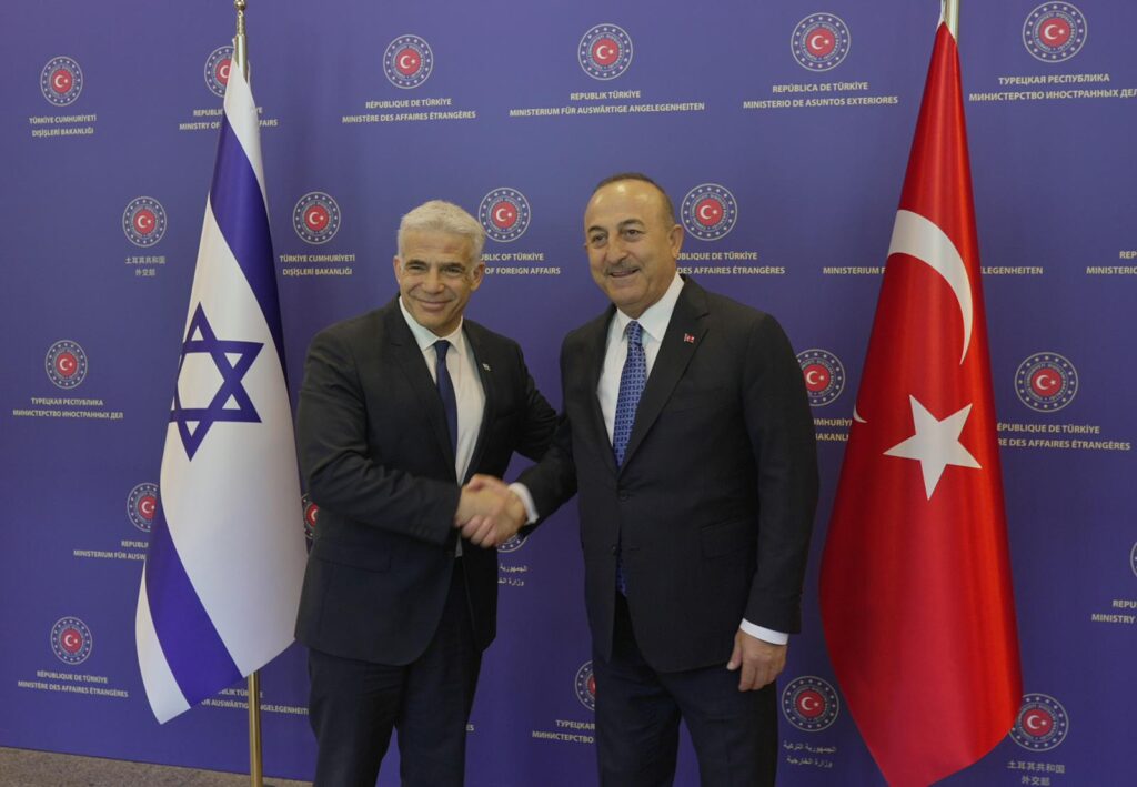 イスラエル首相とトルコ外相