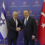 イスラエル首相とトルコ外相