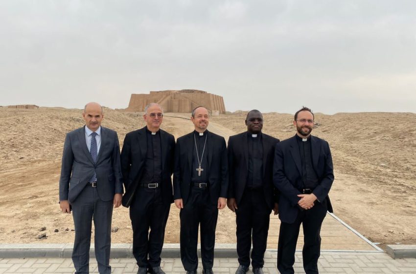 ウルを訪問したイラクとバチカンの宗教間対話代表団